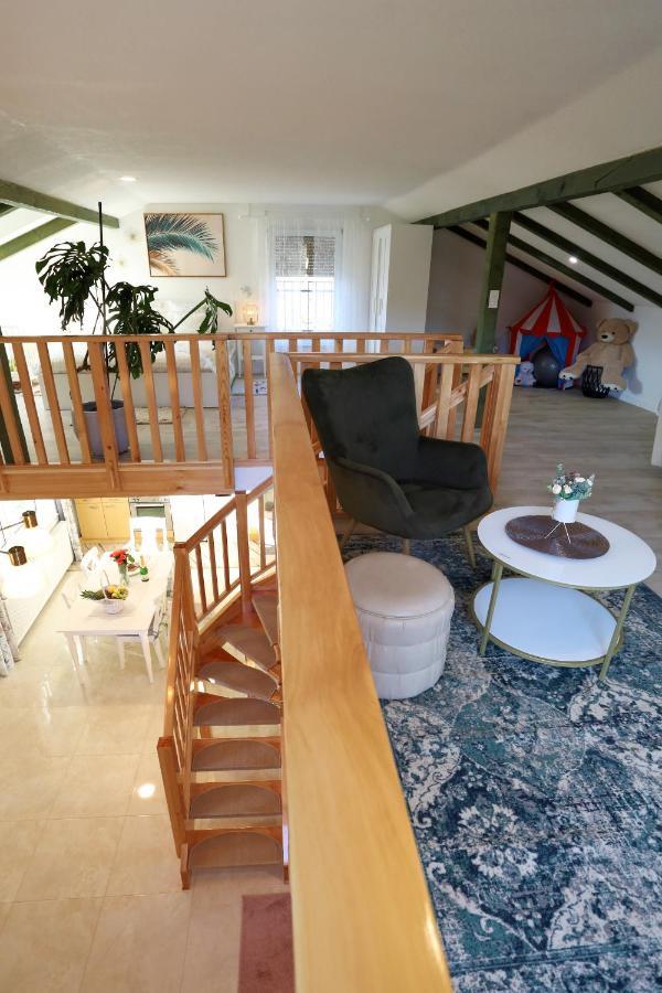 Luxury Apartman Alex With Sauna In The Village Otočac Zewnętrze zdjęcie