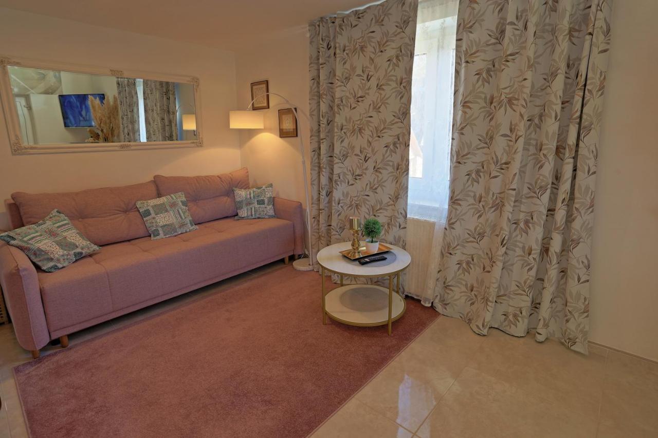 Luxury Apartman Alex With Sauna In The Village Otočac Zewnętrze zdjęcie
