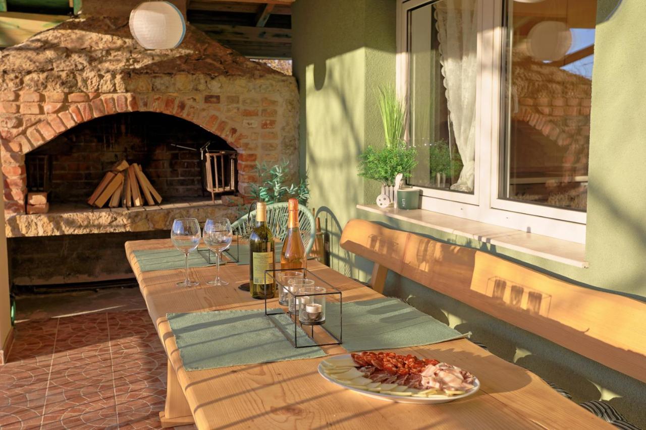 Luxury Apartman Alex With Sauna In The Village Otočac Zewnętrze zdjęcie