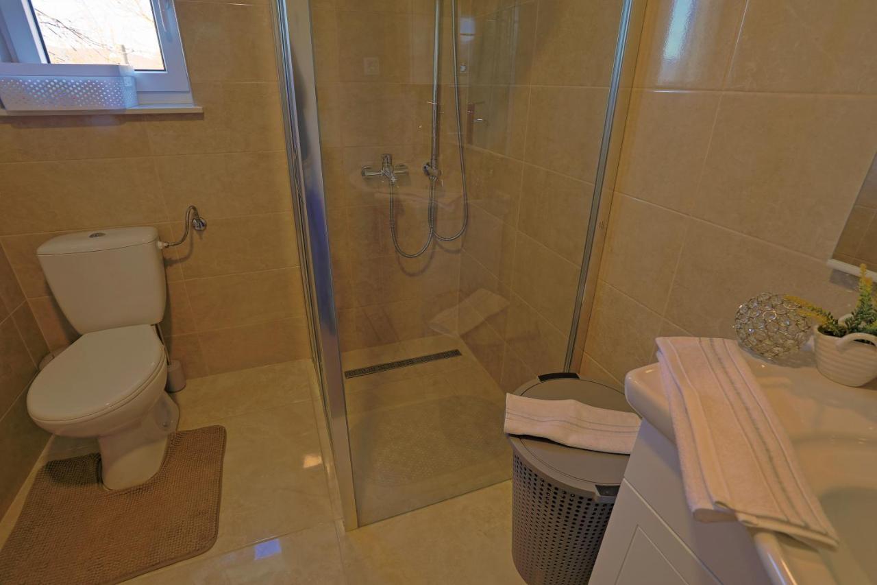 Luxury Apartman Alex With Sauna In The Village Otočac Zewnętrze zdjęcie