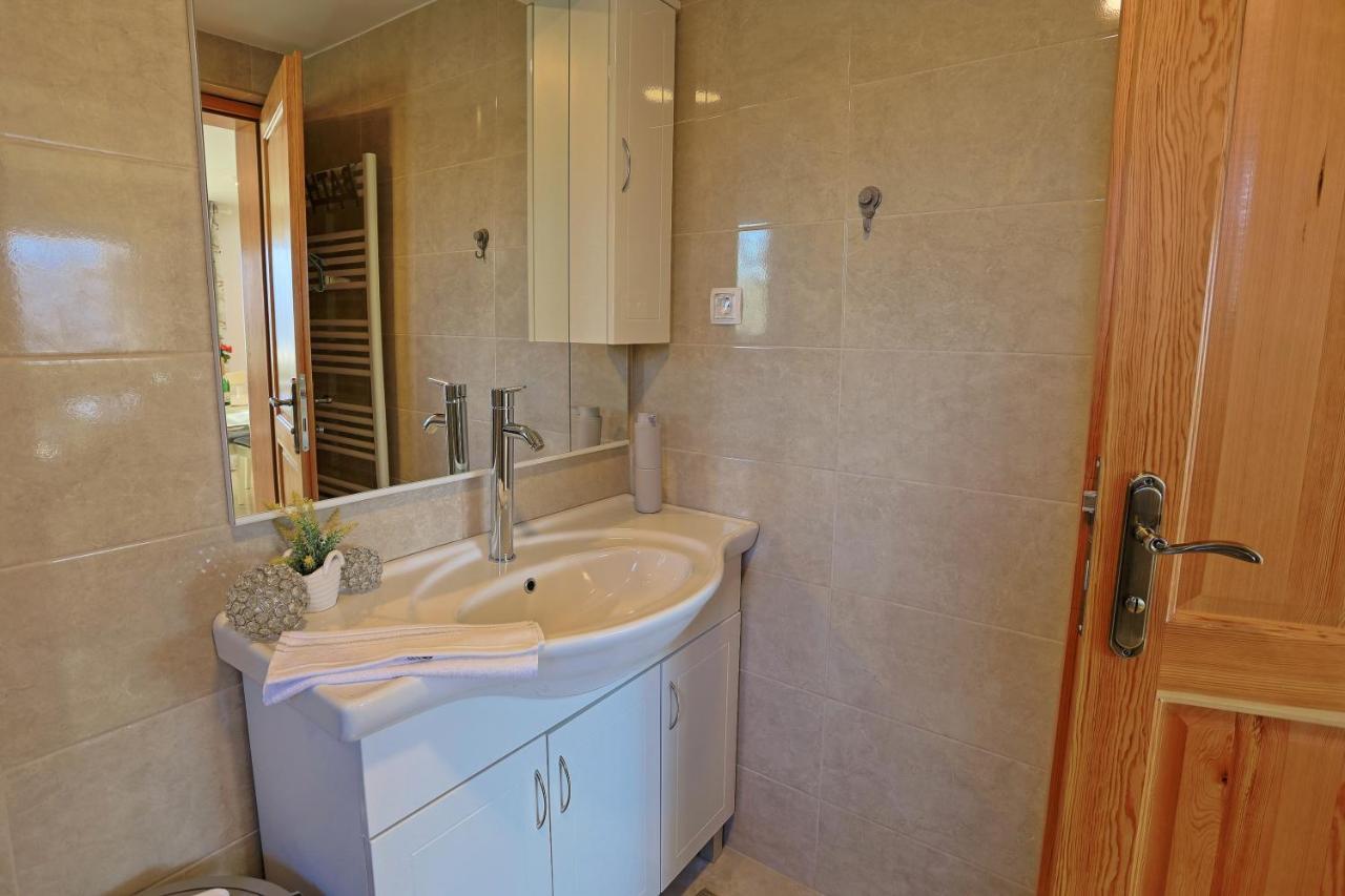 Luxury Apartman Alex With Sauna In The Village Otočac Zewnętrze zdjęcie